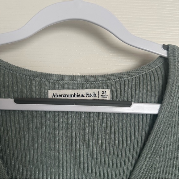 Abercrombie top - Picture 4 of 4